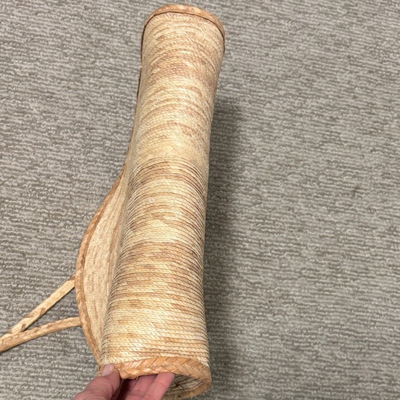 Brand New Large Elegant Tan Woven Shoulder crossbody Bag - Picture 9 of 9